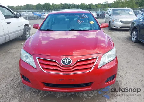 2011 Toyota Camry Le z USA, uszkodzony, nr VIN 4T4BF3EK2BR192103